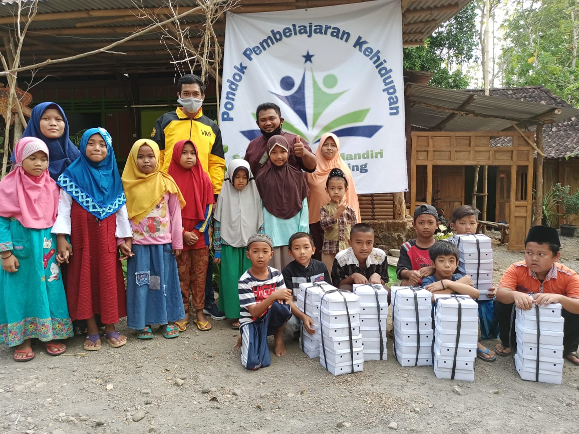 Bantu Bangun Mushola untuk  Anak  Yatim  dan Piatu